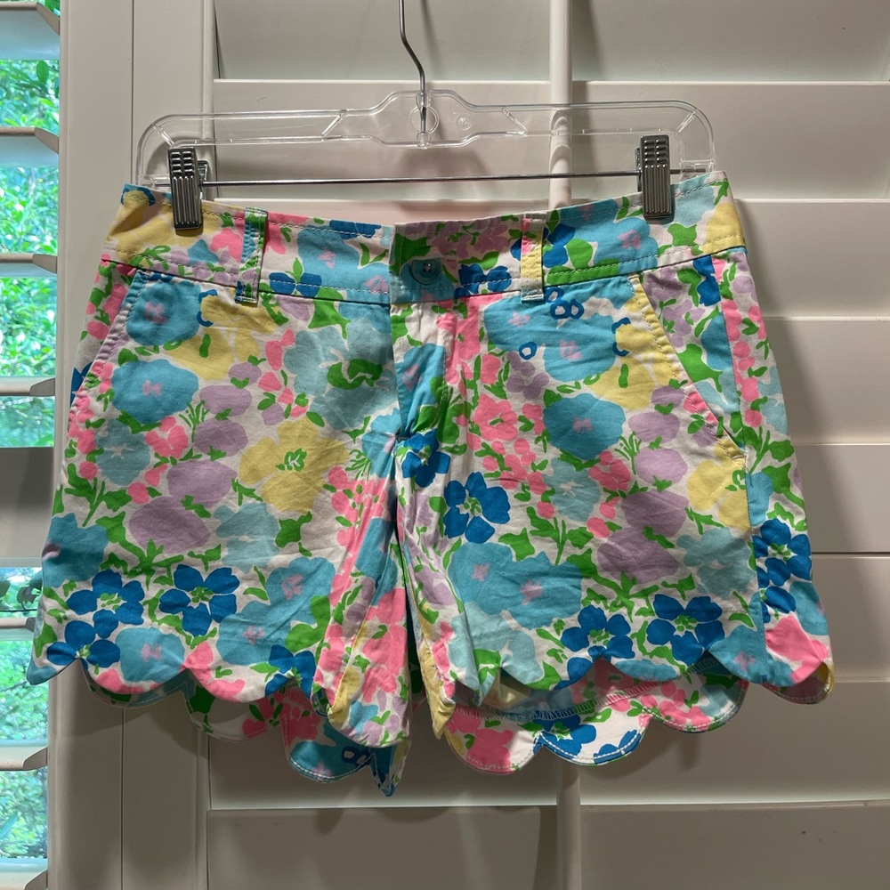 Lilly Pulitzer Buttercup Floral Shorts Size 0 | color: blue/pink/white/yellow